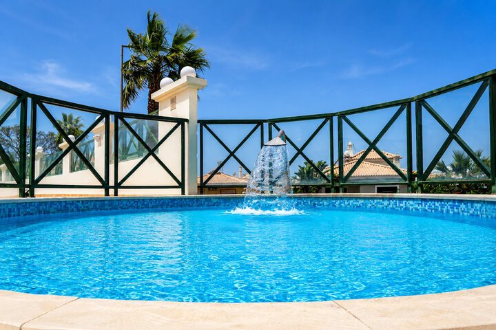 Hotel with Pool