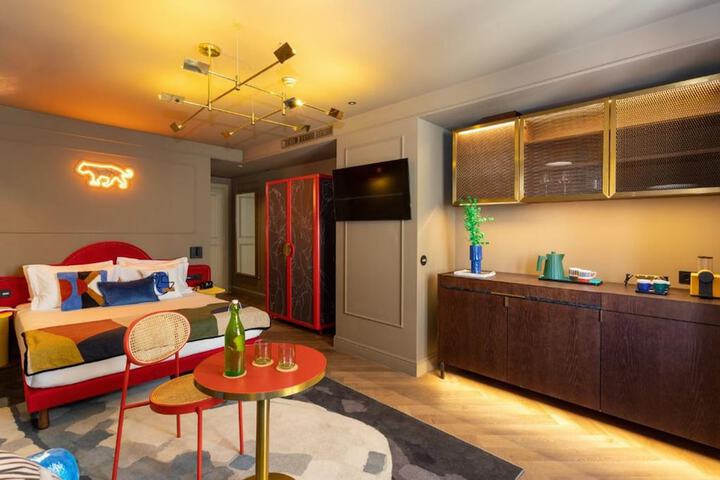 Room 25 of 141