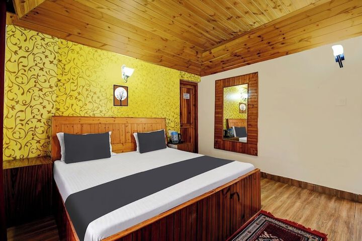 Room 17 of 28