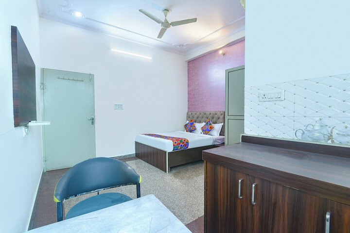 Room 16 of 32