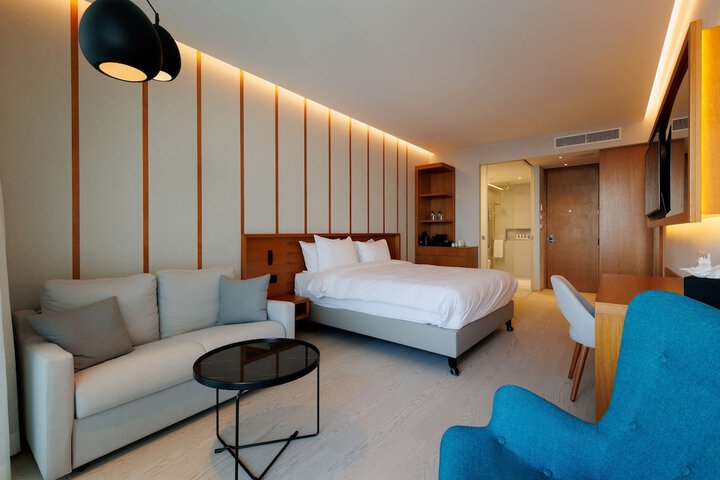 Room 12 of 92