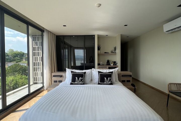 Room 10 of 26