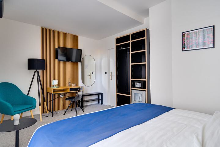Room 13 of 39