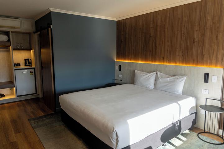 Room 6 of 38