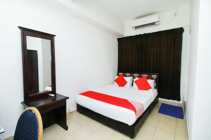 Room 28 of 70