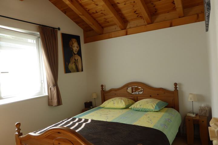 Room 5 of 38