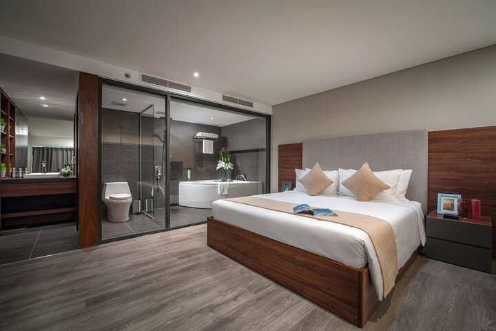 Room 12 of 36