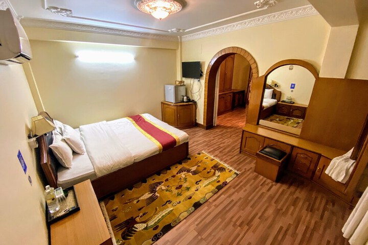 Room 8 of 44