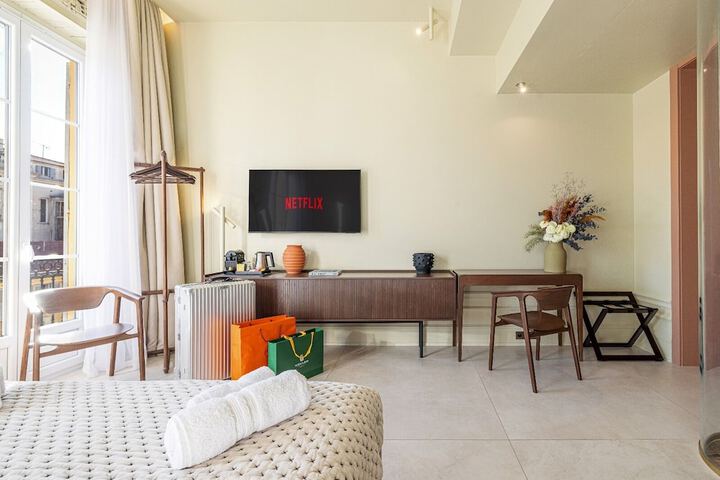 Room 7 of 27