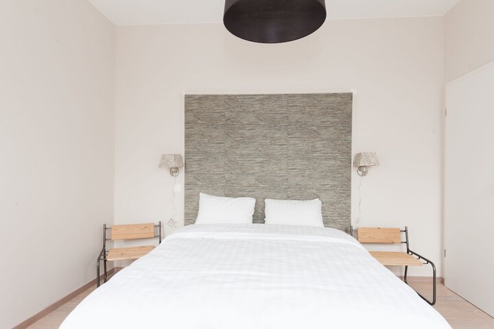 Room 2 of 44