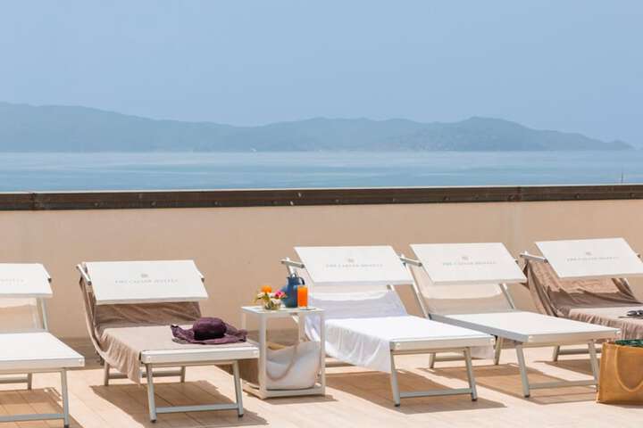 Sundeck 109 of 136