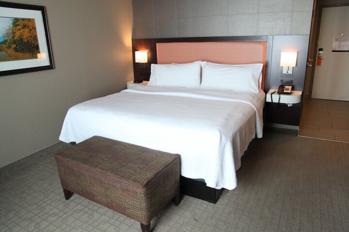 Room 10 of 42