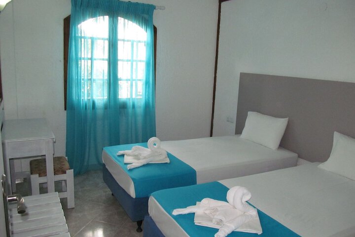 Room 6 of 71
