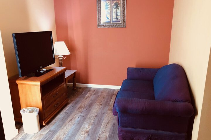 Room 11 of 17
