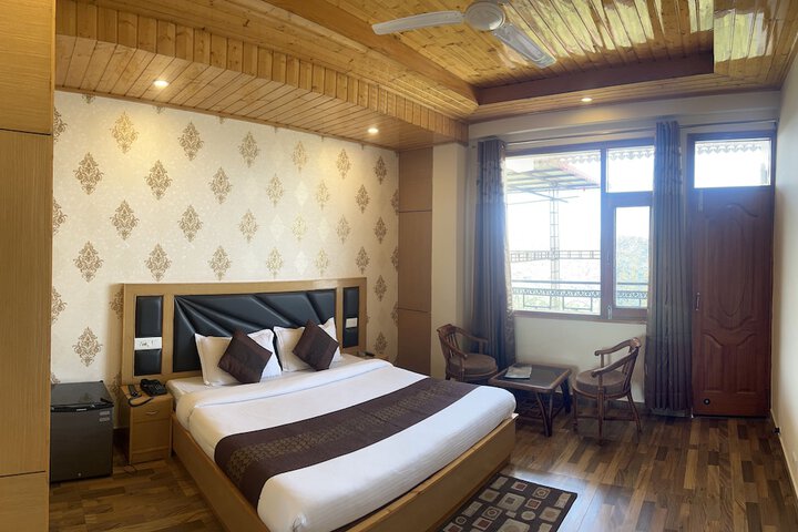 Room 5 of 20