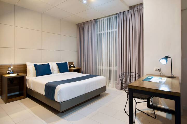 Room 4 of 61