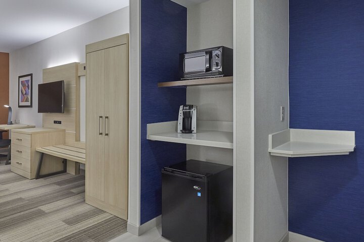 Room 3 of 51