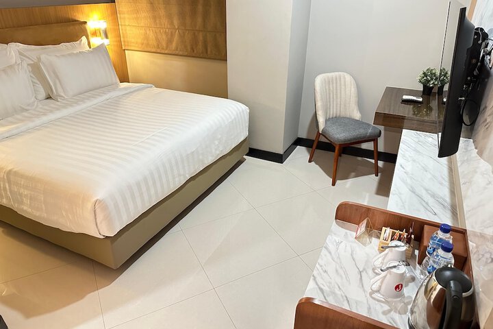 Room 8 of 36