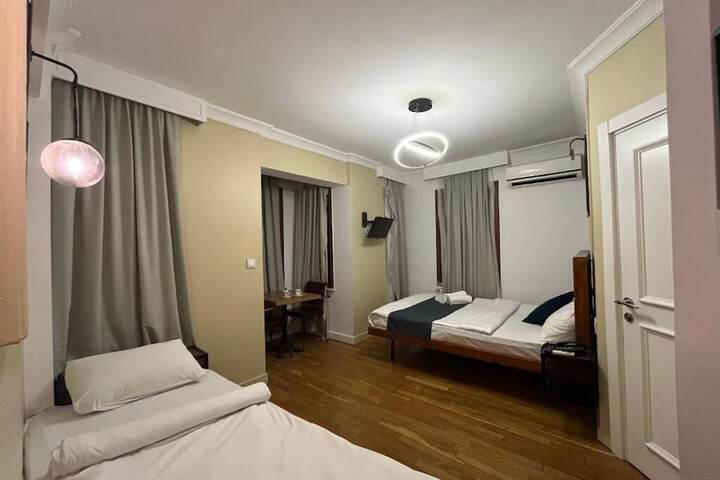 Room 3 of 25