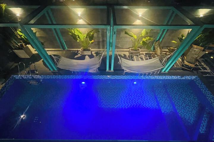Pool 92 of 125