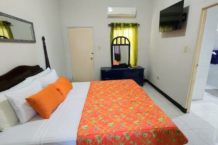 Room 3 of 110