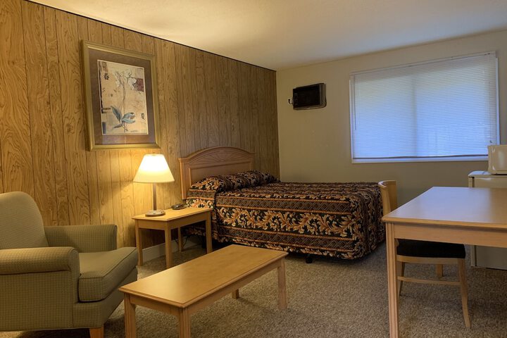 Room 2 of 63