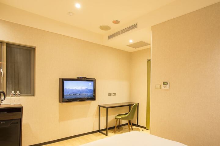 Room 10 of 41
