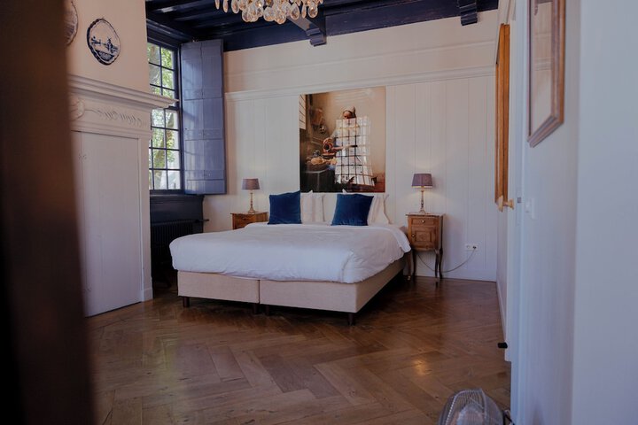 Room 32 of 57