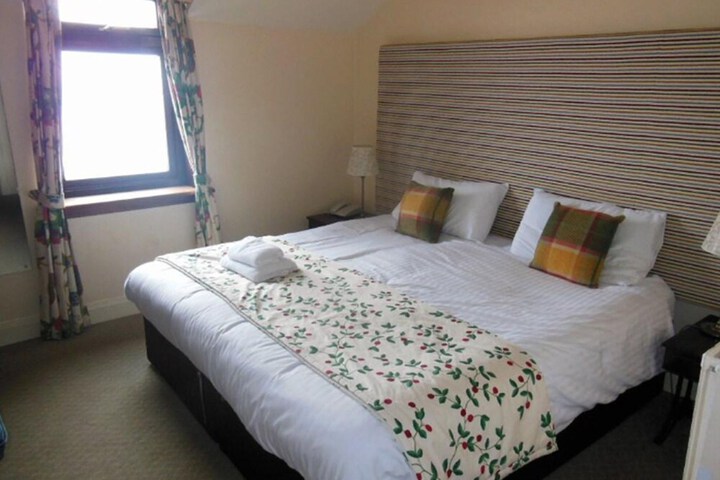 Room 3 of 17