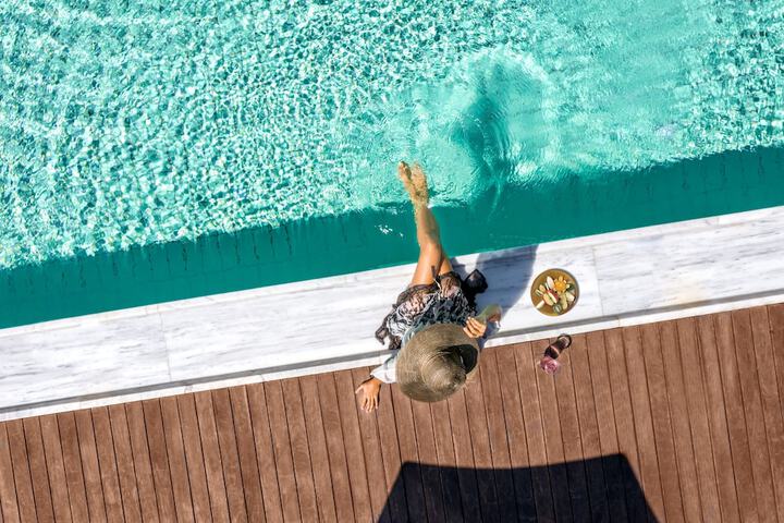 Hotel Pool