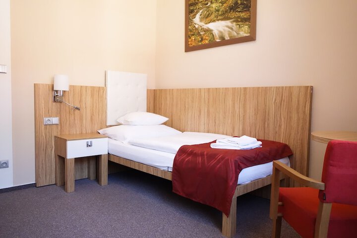 Room 8 of 39