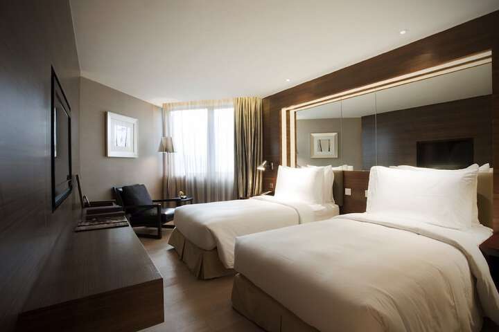 Room 12 of 37