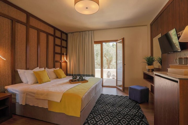 Room 9 of 52