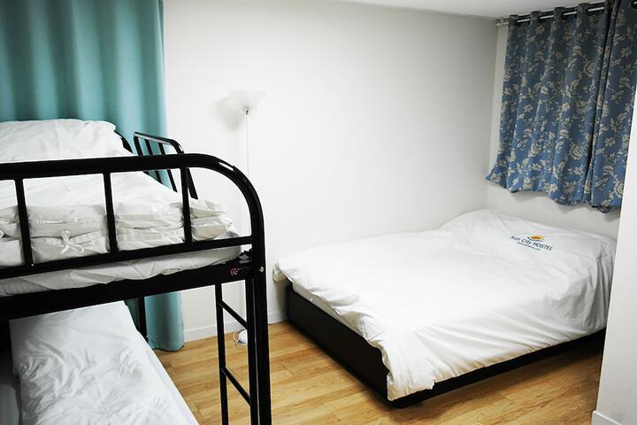 Room 5 of 49