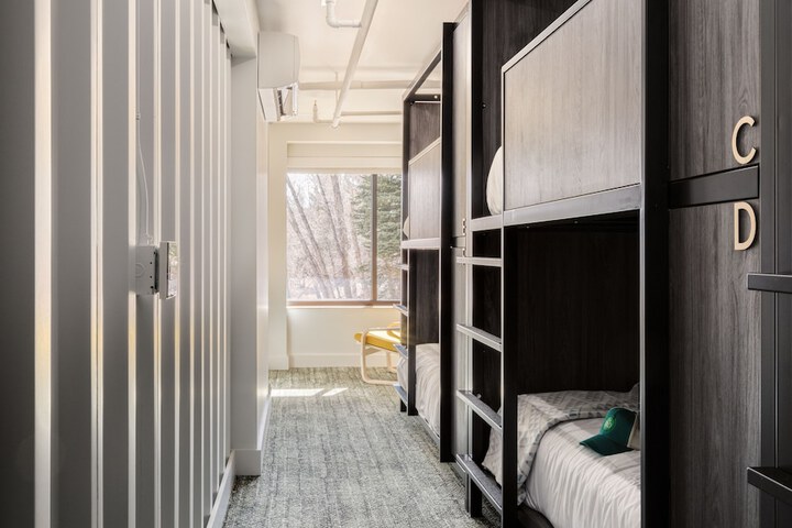 Room 12 of 66
