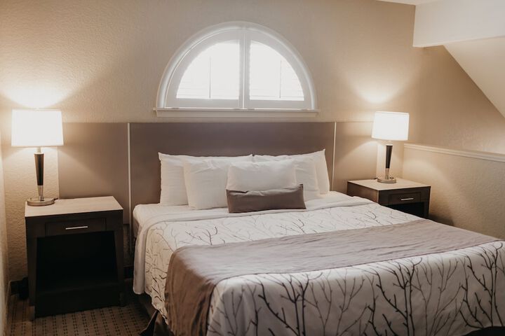 1 King Bed (27 of 37)