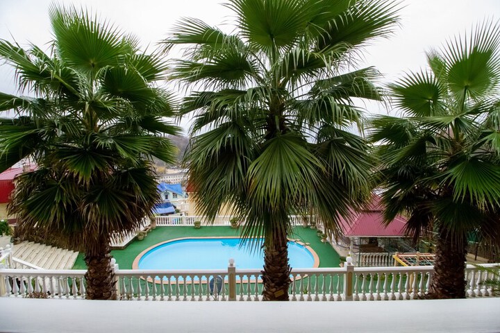 Pool 93 of 129