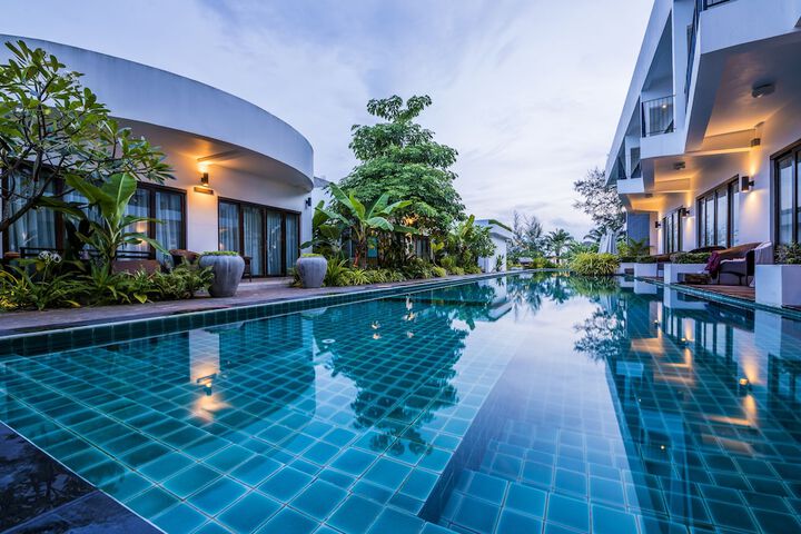 Pool 76 of 104