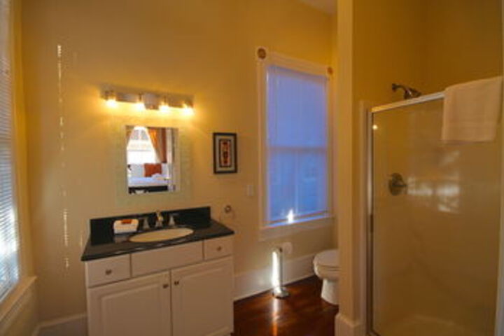 Room 8 of 120