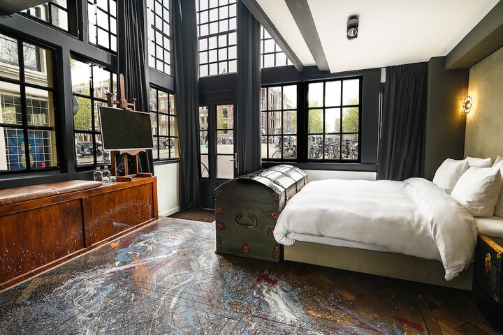 Room 54 of 103