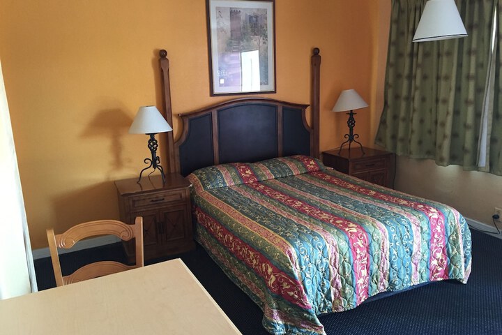 Room 8 of 23