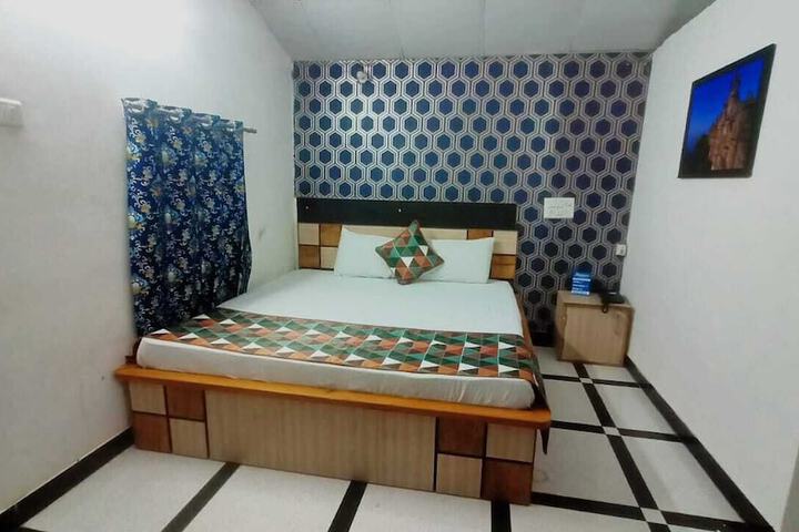 Room 11 of 22
