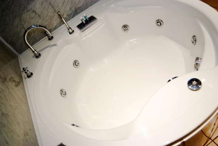 Hot Tub 75 of 111
