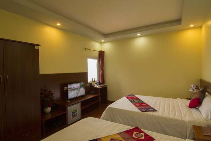 Room 4 of 48
