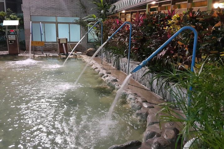 Pool 18 of 22