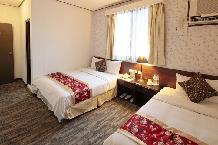 Room 12 of 40