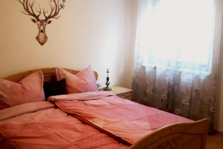 Room 5 of 11