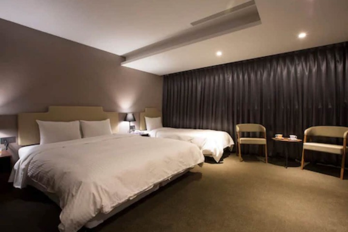 Room 15 of 43