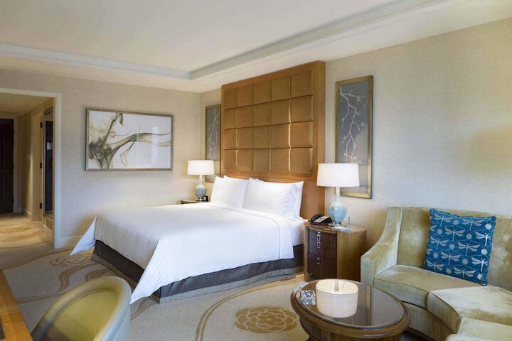 Room 34 of 109