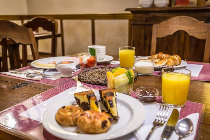 Breakfast/Coffee Service 40 of 60